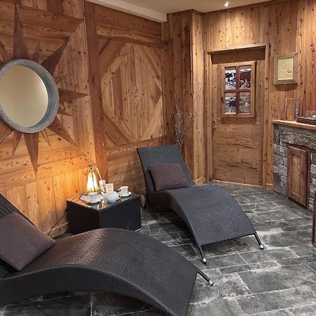 Hotel Petit Tournalin Champoluc Exteriör bild