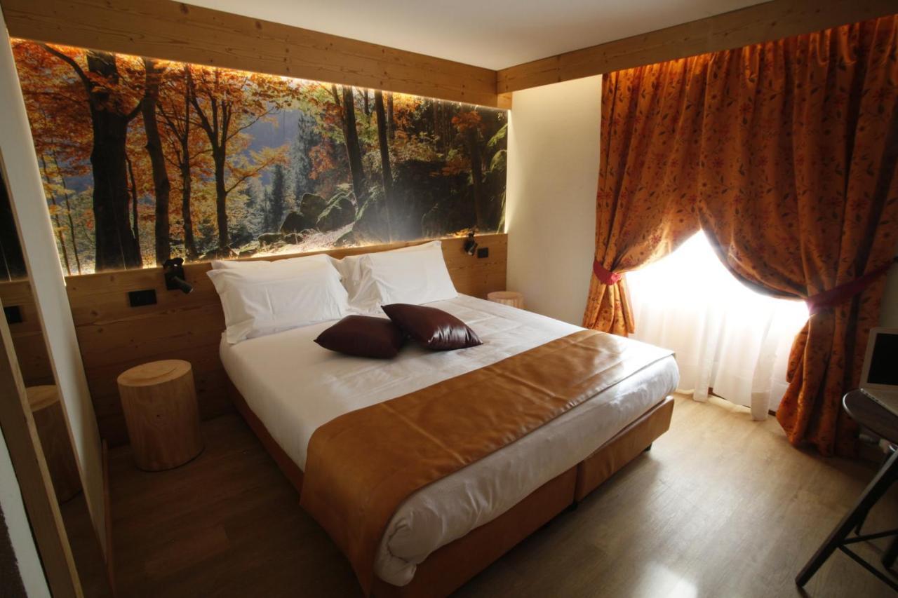 Hotel Petit Tournalin Champoluc Exteriör bild