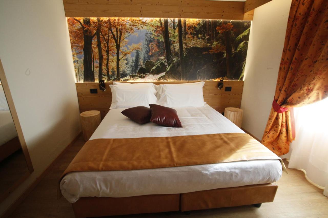Hotel Petit Tournalin Champoluc Exteriör bild