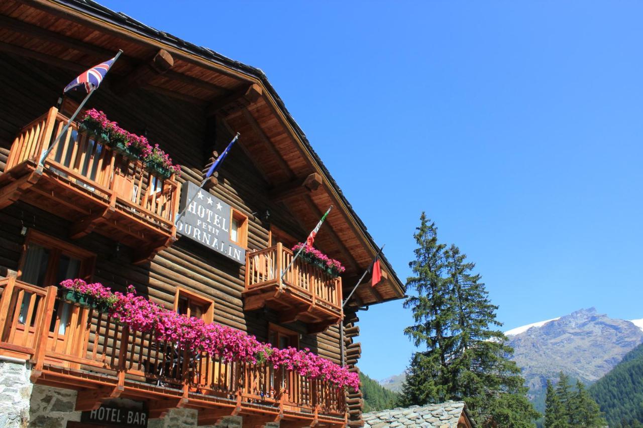 Hotel Petit Tournalin Champoluc Exteriör bild