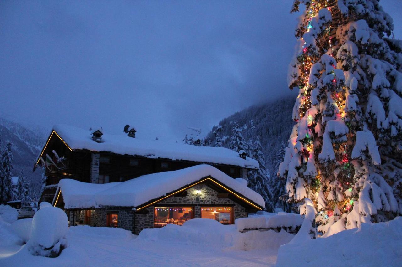 Hotel Petit Tournalin Champoluc Exteriör bild