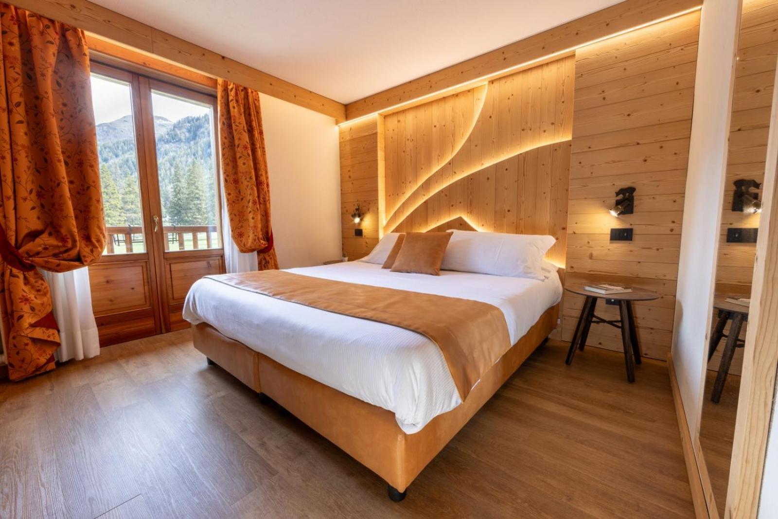 Hotel Petit Tournalin Champoluc Exteriör bild