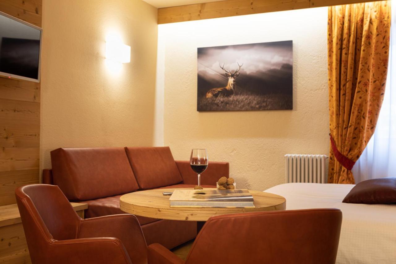 Hotel Petit Tournalin Champoluc Exteriör bild