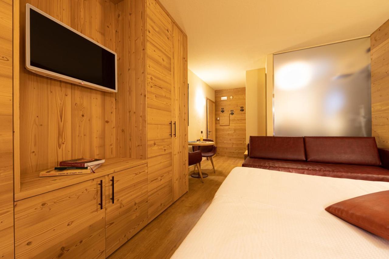 Hotel Petit Tournalin Champoluc Exteriör bild