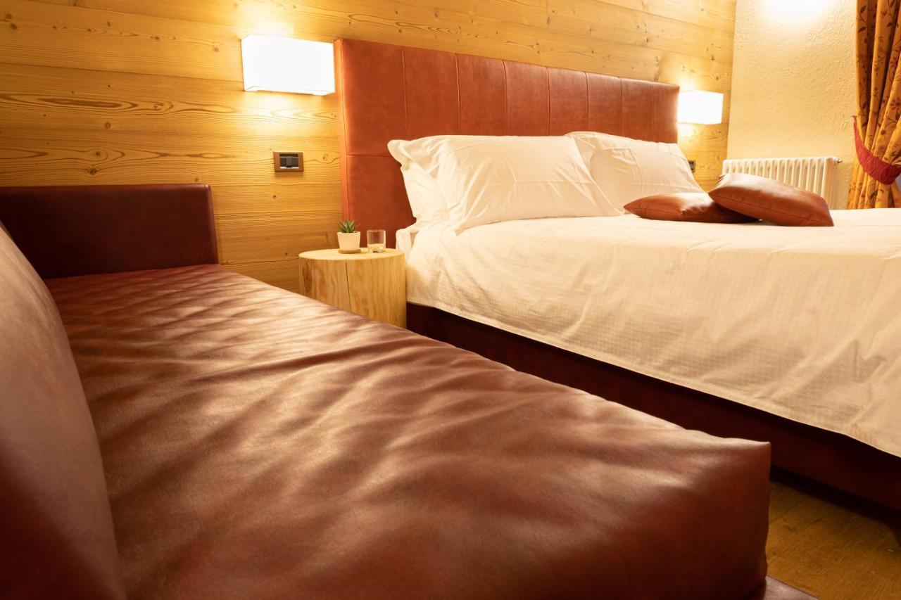 Hotel Petit Tournalin Champoluc Exteriör bild